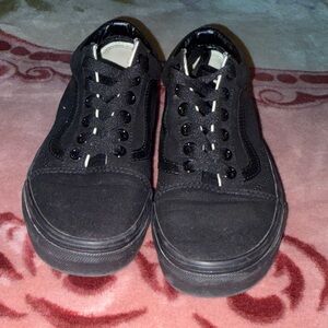 Vans Black Low-Top Canvas Athletic Shoes